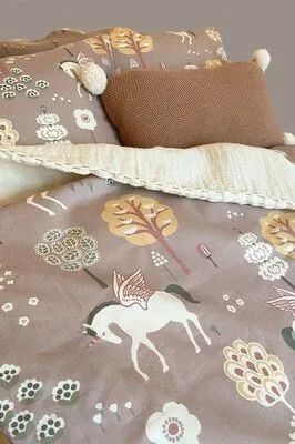 Majvillan Sengesett 150x210 True Unicorns, Lilac - Bilde 2